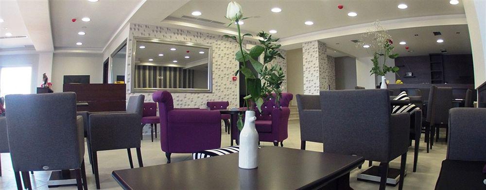Hotel apartamentowy Thea - & 3*